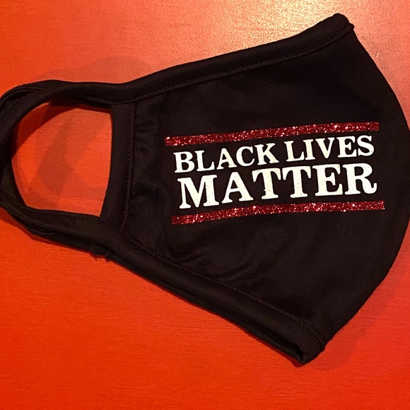 Black Lives Matter Mask - Picture 1 of 1